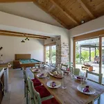Poolside Grand Retreat Vosteni